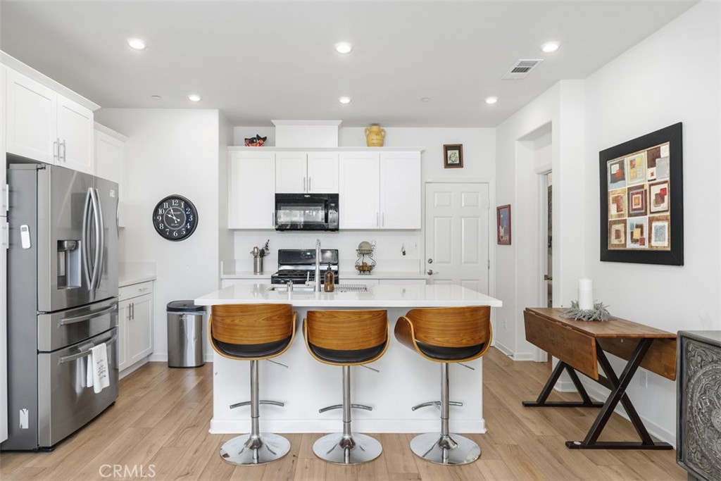 1035 West Clover Avenue Rialto, CA 92376 - Photo 11 of 29