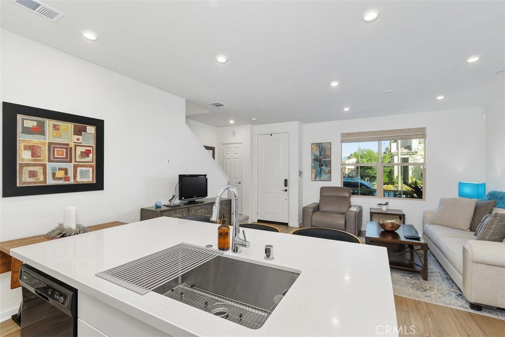 1035 West Clover Avenue Rialto, CA 92376 - Photo 14 of 29