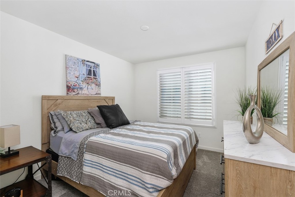 1035 West Clover Avenue Rialto, CA 92376 - Photo 17 of 29