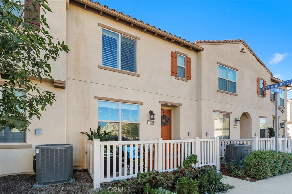 1035 West Clover Avenue Rialto, CA 92376 - Photo 2 of 29