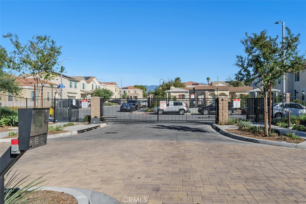 1035 West Clover Avenue Rialto, CA 92376 - Photo 28 of 29