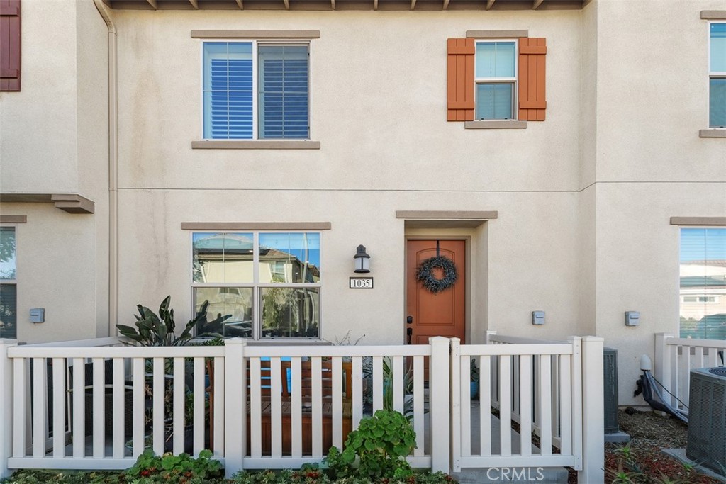 1035 West Clover Avenue Rialto, CA 92376 - Photo 3 of 29