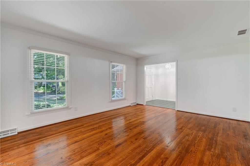 3003 Round Hill Road Greensboro, NC 27408 - Photo 10 of 36 Gallery Image 10