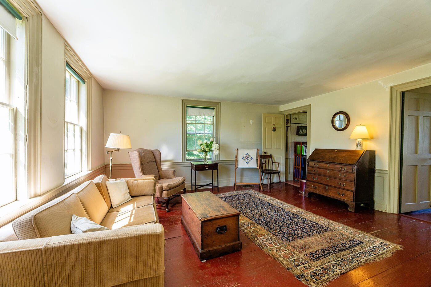 466 Main Street Warren, ME 04864 - Photo 24 of 66 parlor