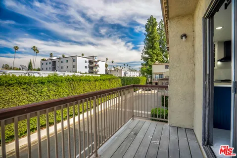 $615,000 | 7100 Balboa Boulevard, Unit 702, Van Nuys, CA 91406