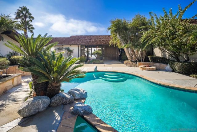 $7,500,000 | 8404 Prestwick Drive, La Jolla, CA 92037
