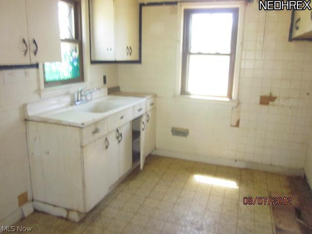 18909 Homeway Road Cleveland, OH 44135 - Photo 2 of 5 Gallery Image 2