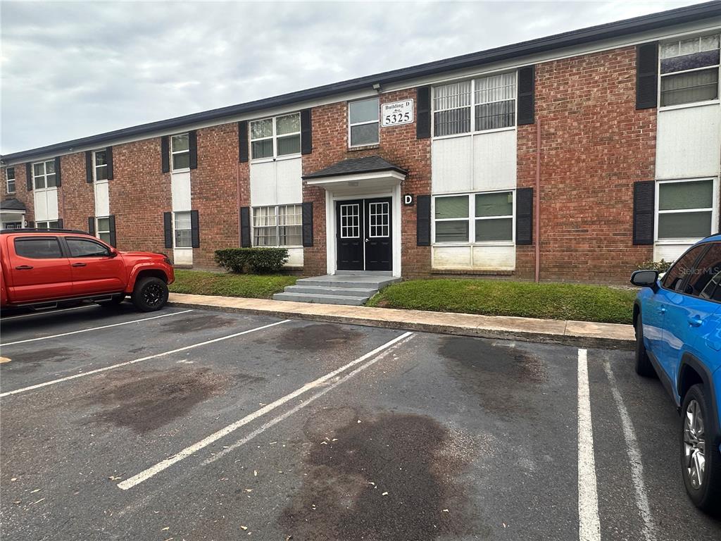 5325 Curry Ford Road, Unit D205 Orlando, FL 32812 - Photo 1 of 1 FRONT VIEW PARKING