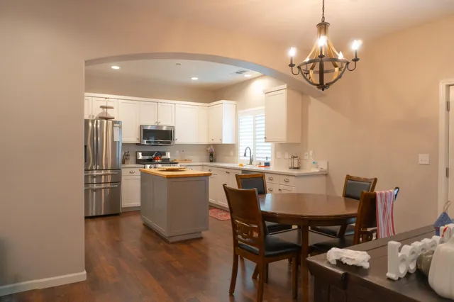 $420,000 | 2113 South Columbus Court, Visalia, CA 93277