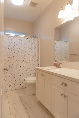 $420,000 | 2113 South Columbus Court, Visalia, CA 93277