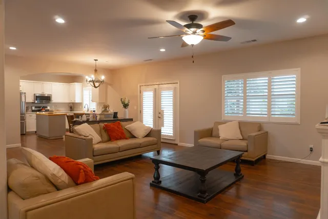 $420,000 | 2113 South Columbus Court, Visalia, CA 93277