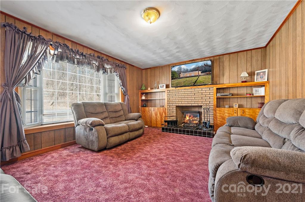 149 Finley Road Marion, NC 28752 - Photo 4 of 35 Gallery Image 4