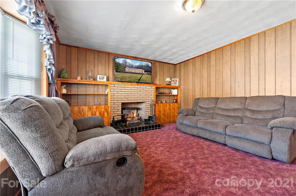 149 Finley Road Marion, NC 28752 - Photo 6 of 35 Gallery Image 6