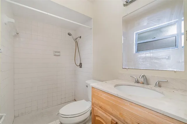 $199,900 | 4651 Summerwind Drive, Unit 26, Sarasota, FL 34234