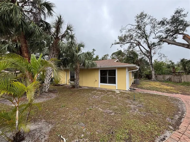 $199,900 | 4651 Summerwind Drive, Unit 26, Sarasota, FL 34234