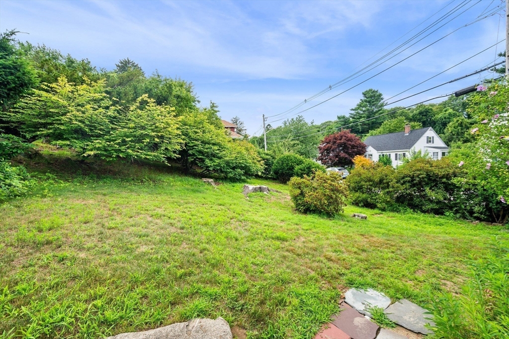 13 Pickman Road Salem, MA 01970 - Photo 9 of 34