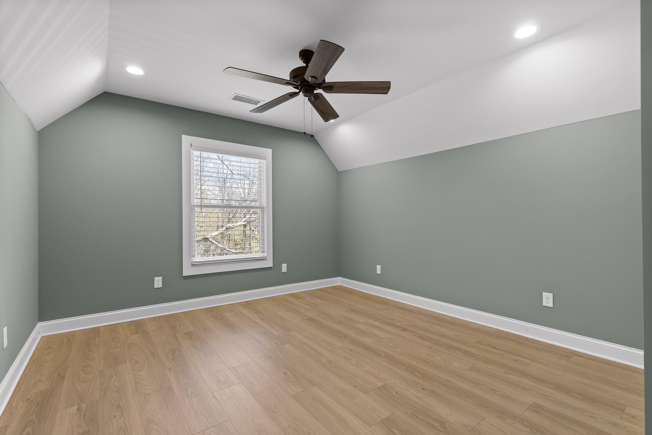 30 Maple Leaf Trail Lookout Mountain, GA 30750 - Photo 25 of 47 Bedroom 2