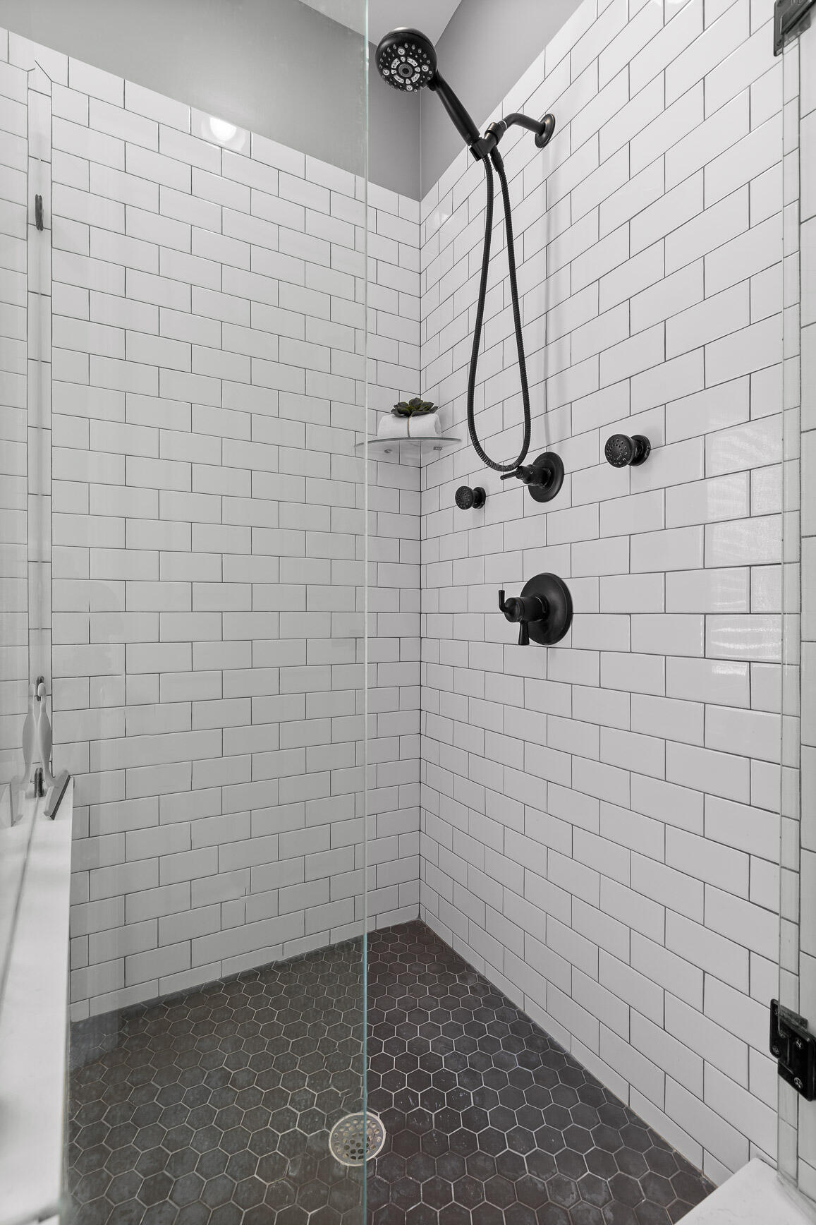 30 Maple Leaf Trail Lookout Mountain, GA 30750 - Photo 8 of 47 Primary Bath