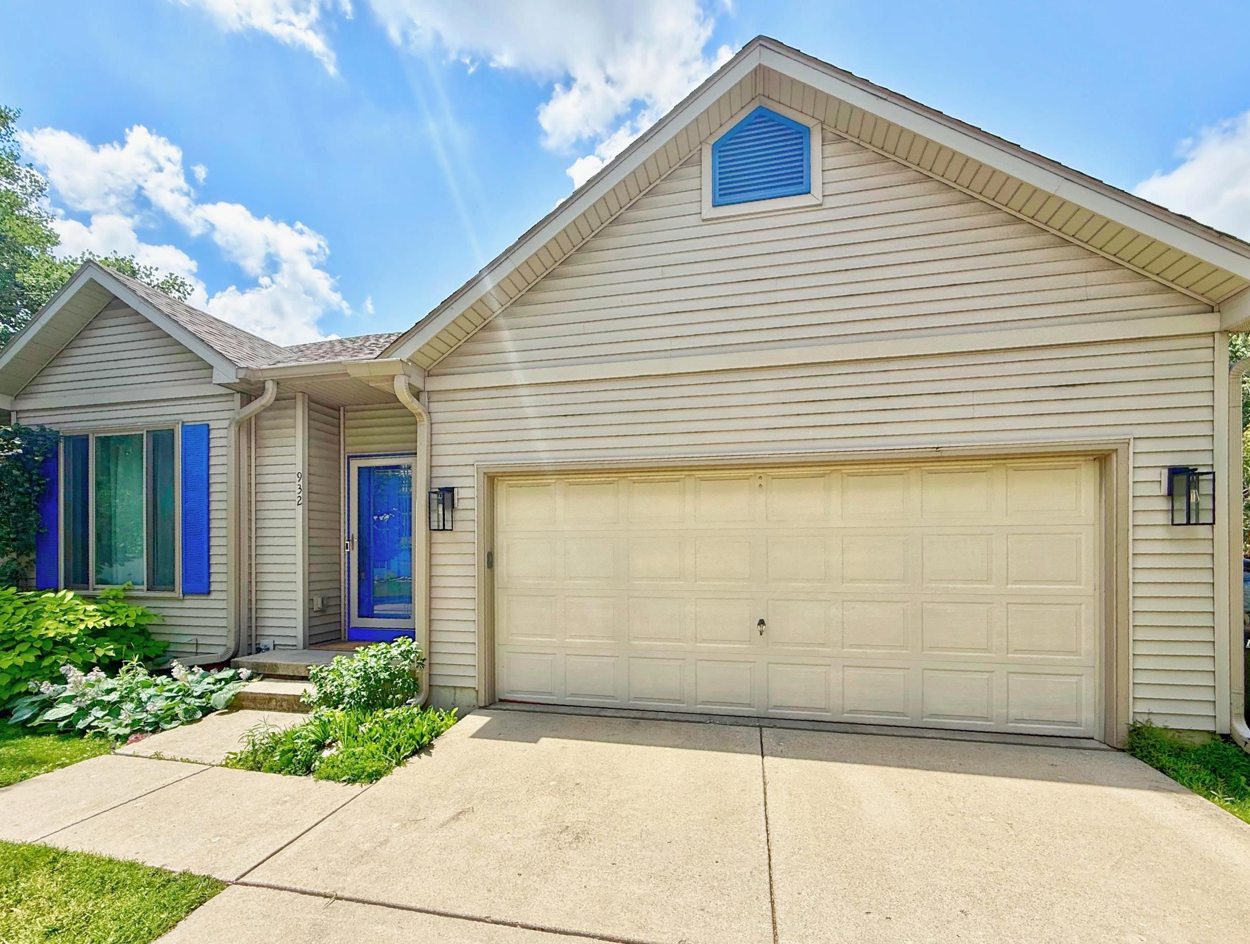 932 Vista Ridge Drive Mount Horeb, WI 53572 - Photo 4 of 35