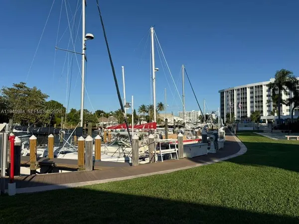 $1,750 | 2731 Northeast 14th Street, Unit 1009, Pompano Beach, FL 33062