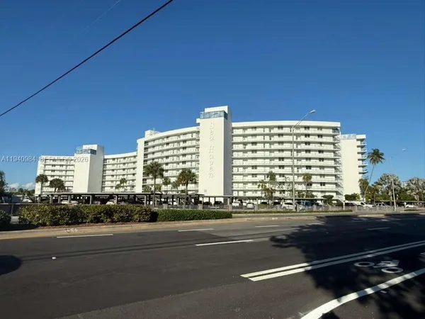 $1,750 | 2731 Northeast 14th Street, Unit 1009, Pompano Beach, FL 33062