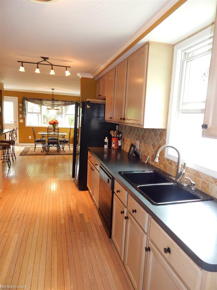 1793 Hampton Road Grosse Pointe, MI 48236 - Photo 11 of 69 31354587-10.JPG