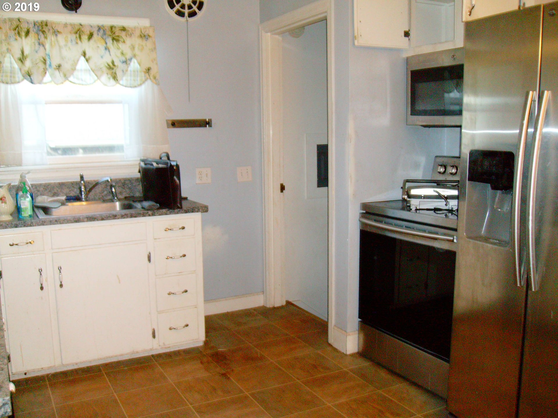 702 Northwest 10th Street Pendleton, OR 97801 - Photo 3 of 10 Gallery Image 3