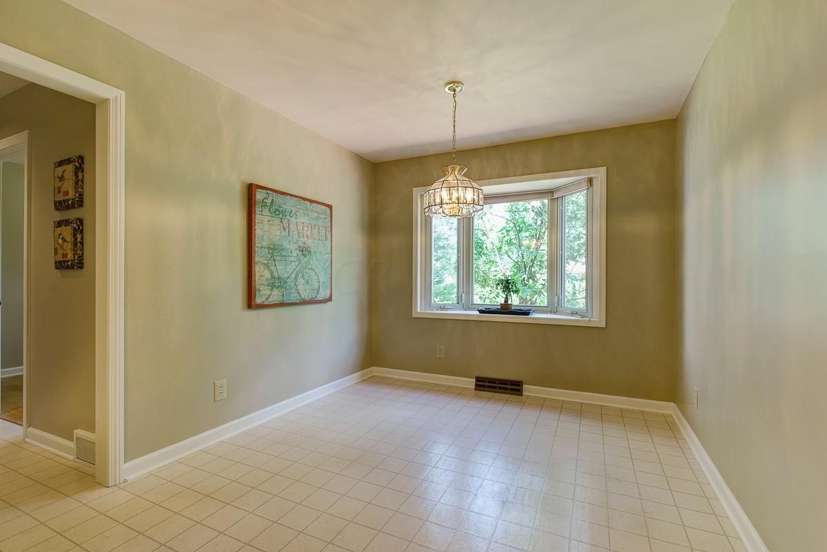 2424 Buckley Road Columbus, OH 43220 - Photo 11 of 33