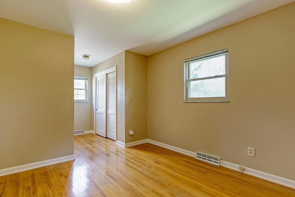 2424 Buckley Road Columbus, OH 43220 - Photo 17 of 33