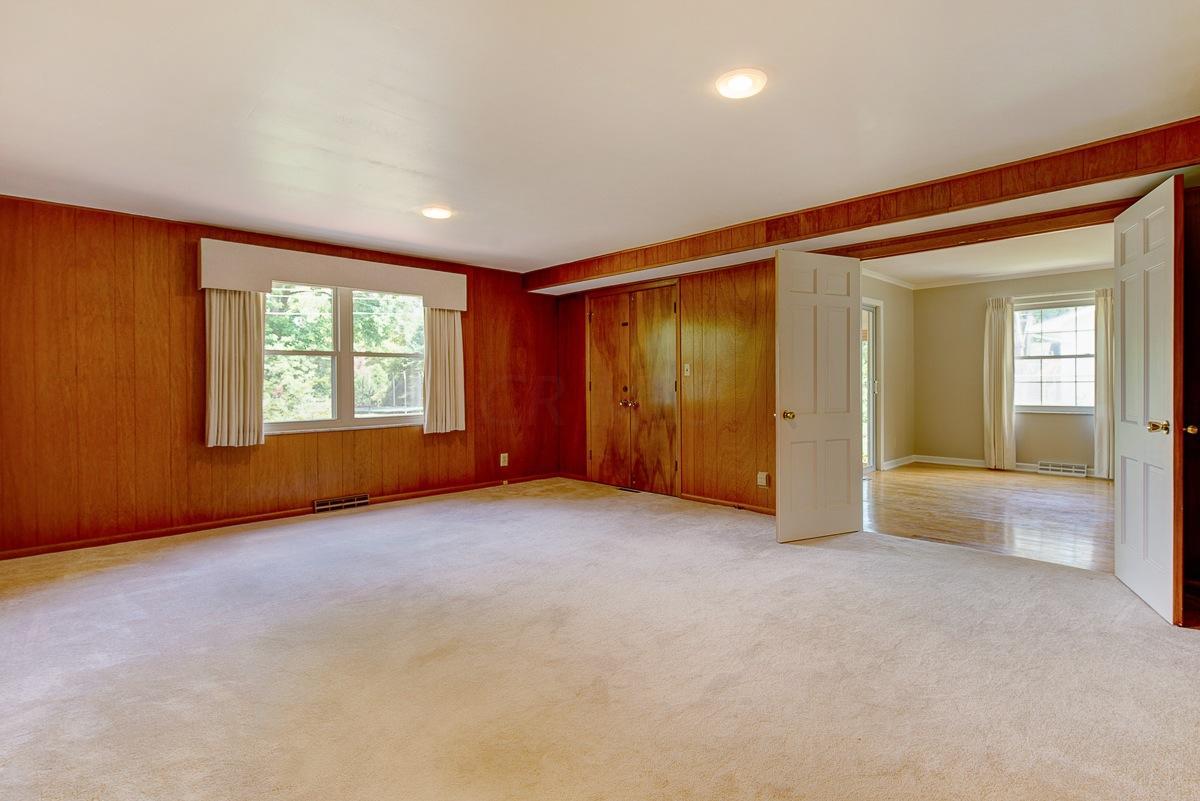 2424 Buckley Road Columbus, OH 43220 - Photo 19 of 33