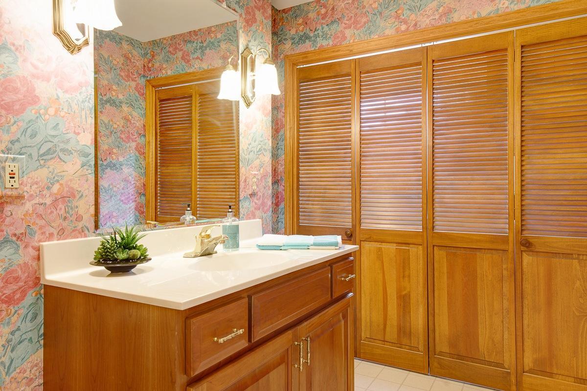 2424 Buckley Road Columbus, OH 43220 - Photo 21 of 33