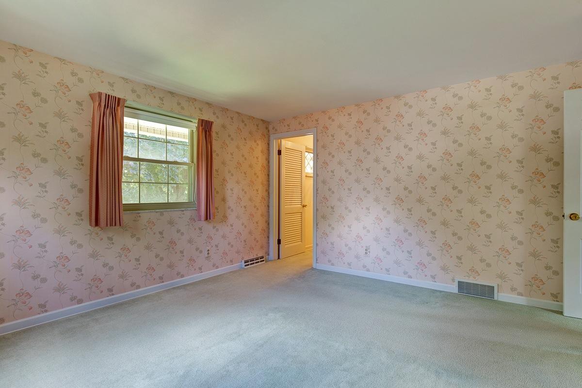 2424 Buckley Road Columbus, OH 43220 - Photo 24 of 33