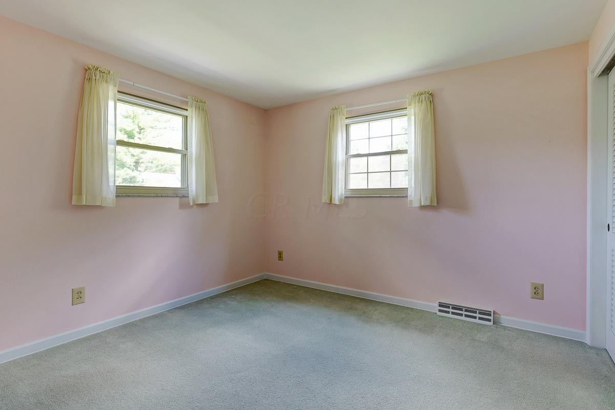 2424 Buckley Road Columbus, OH 43220 - Photo 27 of 33