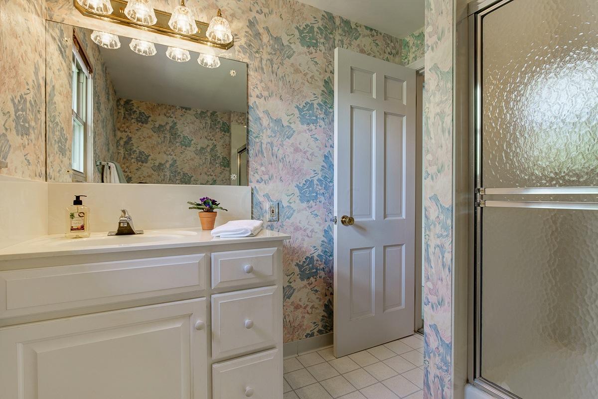 2424 Buckley Road Columbus, OH 43220 - Photo 29 of 33