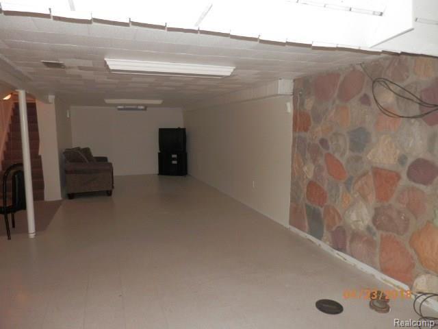 1983 Common Road Warren, MI 48092 - Photo 16 of 22