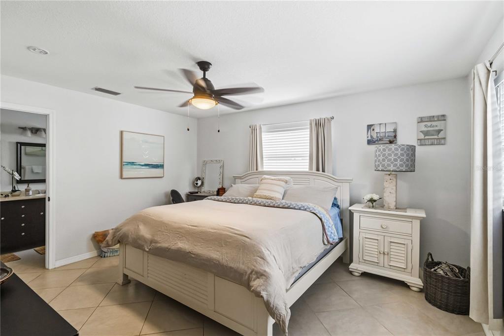 1004 Spindle Palm Way Apollo Beach, FL 33572 - Photo 9 of 24
