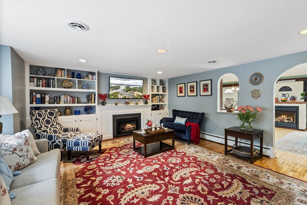 41 Pine Hill Road Swampscott, MA 01907 - Photo 4 of 33 Gallery Image 4