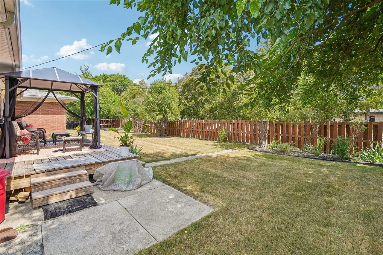 22808 Greenview Road Southfield, MI 48075 - Photo 9 of 44 Gallery Image 9