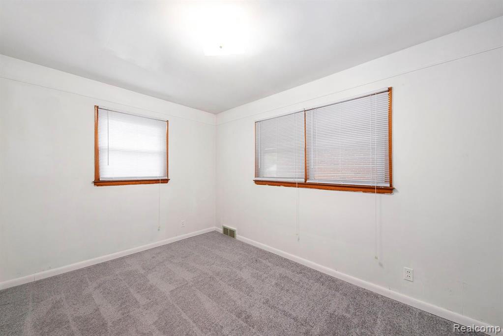 14748 Pennsylvania Road Southgate, MI 48195 - Photo 15 of 25 Gallery Image 15
