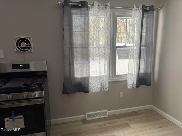 $259,900 | 18 Carroll Place, Troy, NY 12180