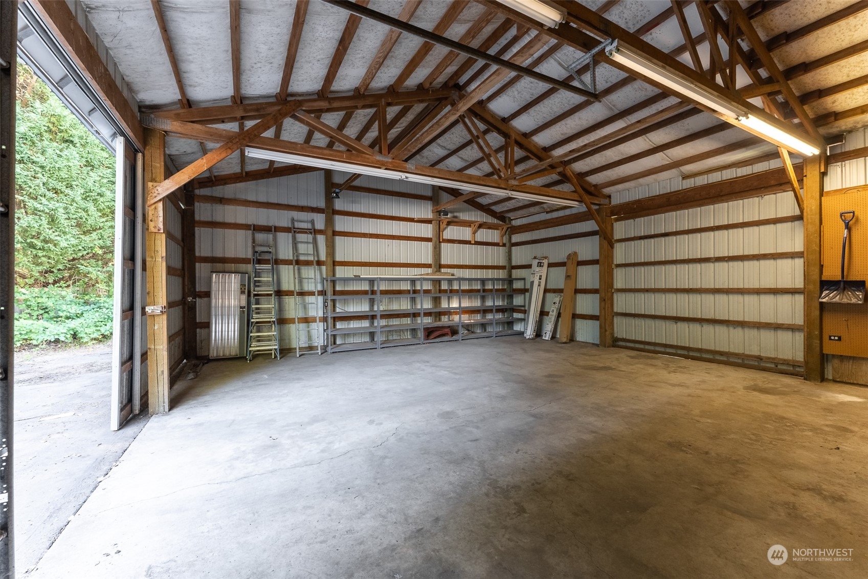 1069 East Axton Road Bellingham, WA 98226 - Photo 29 of 33 a view of a big room with closet area