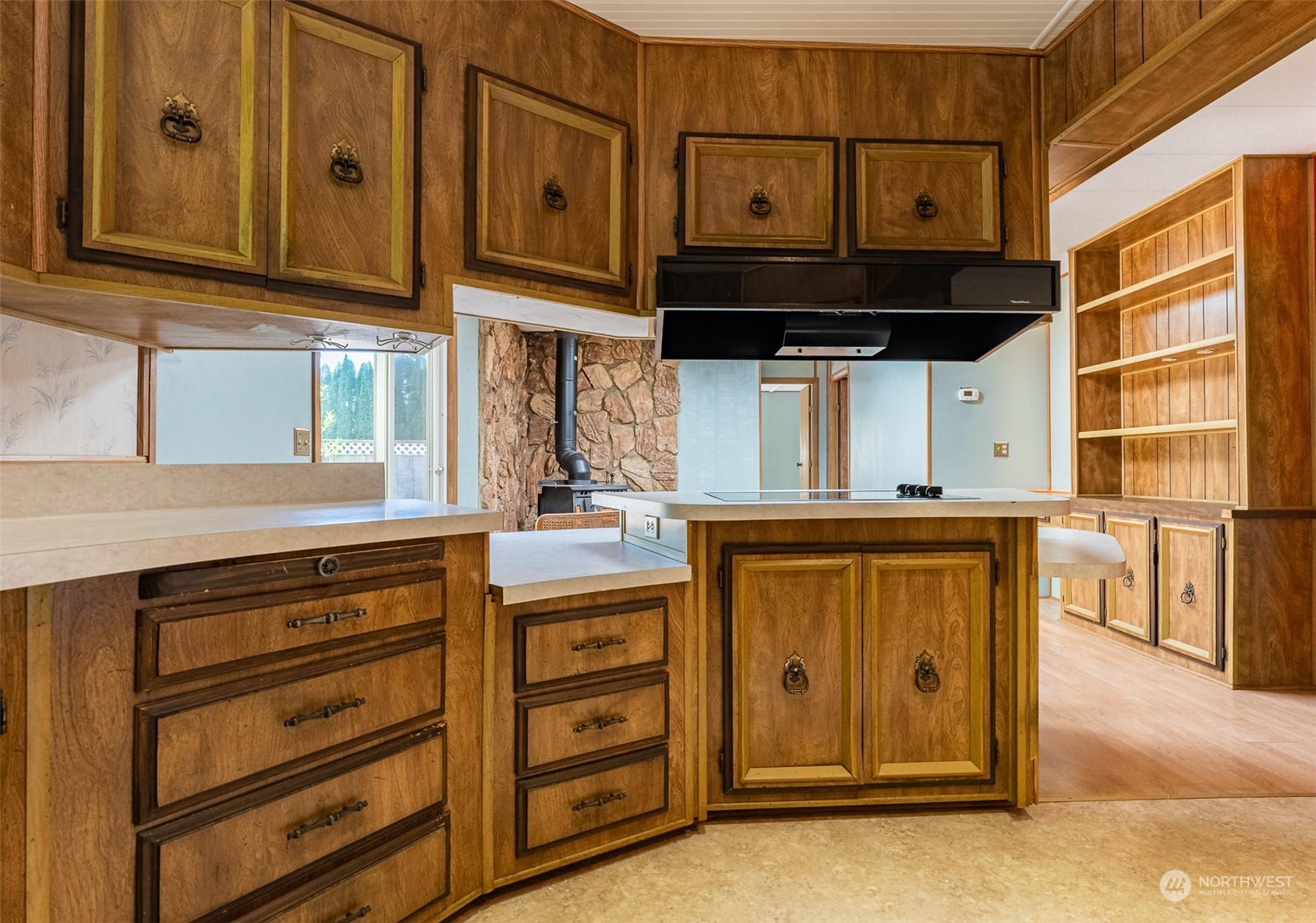 1069 East Axton Road Bellingham, WA 98226 - Photo 8 of 33 a view of cabinets and window