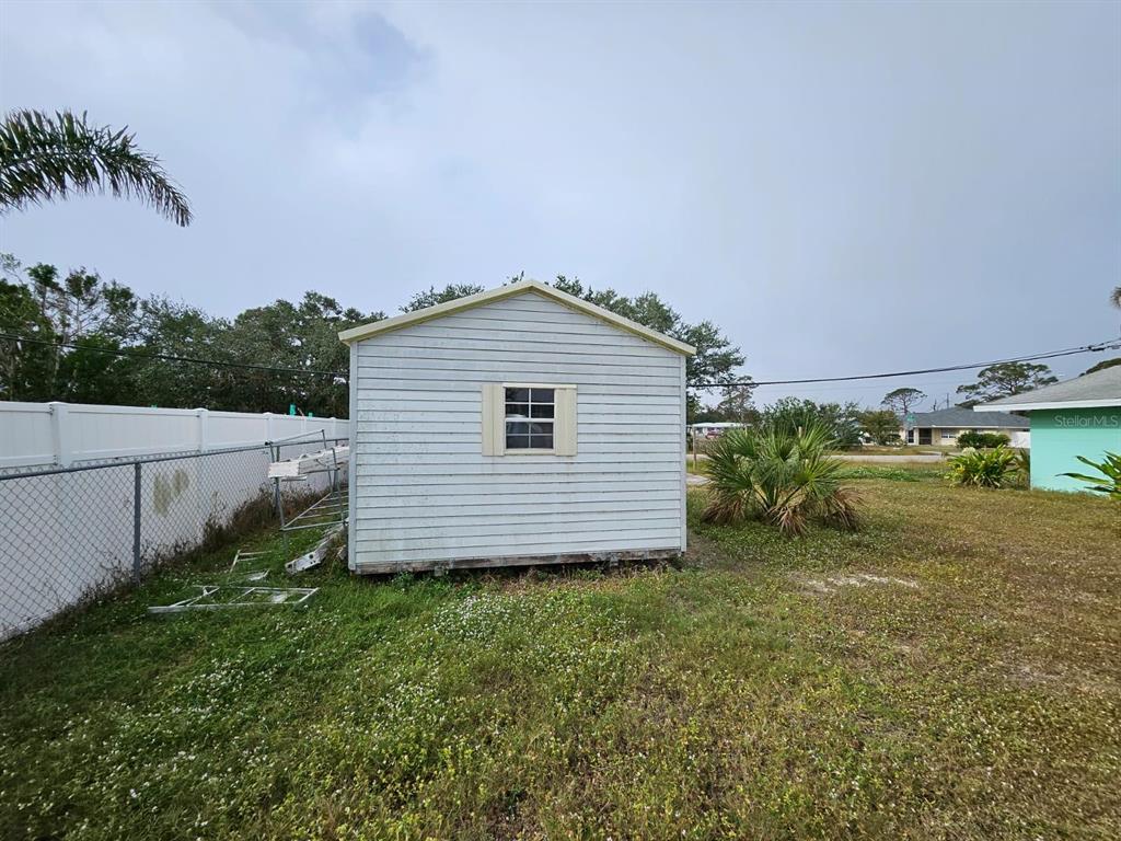1041 Porpoise Road Venice, FL 34293 - Photo 32 of 38 Gallery Image 32