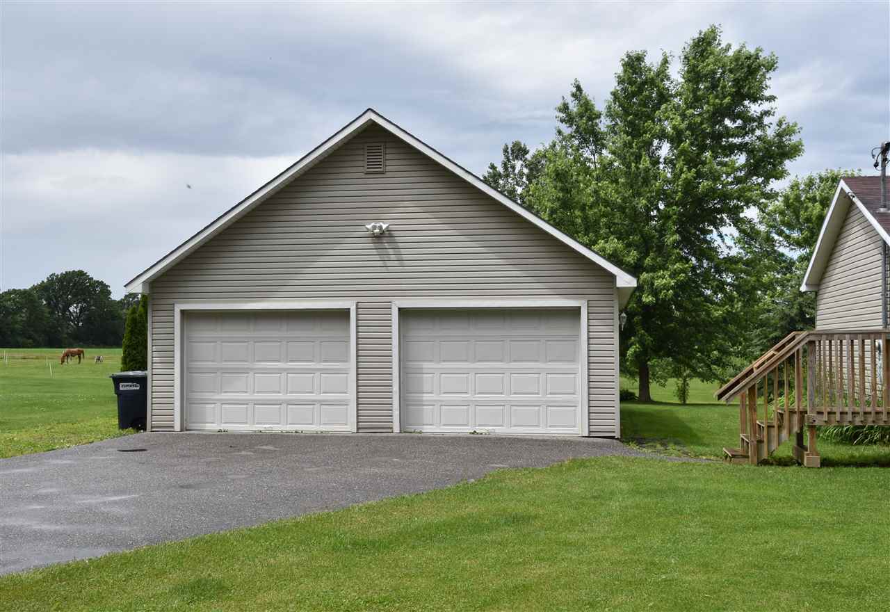 543 Hawkins Road Ferrisburgh, VT 05456 - Photo 2 of 40