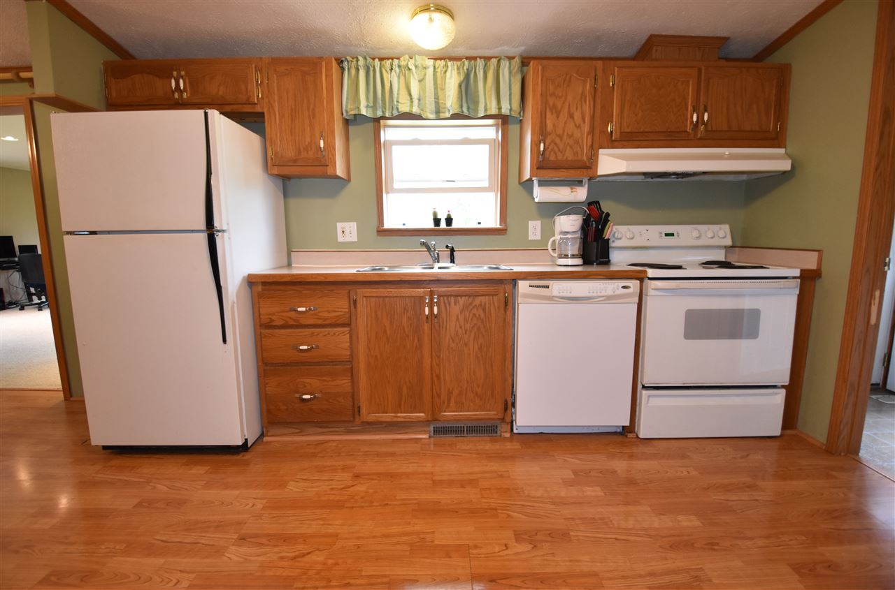 543 Hawkins Road Ferrisburgh, VT 05456 - Photo 4 of 40
