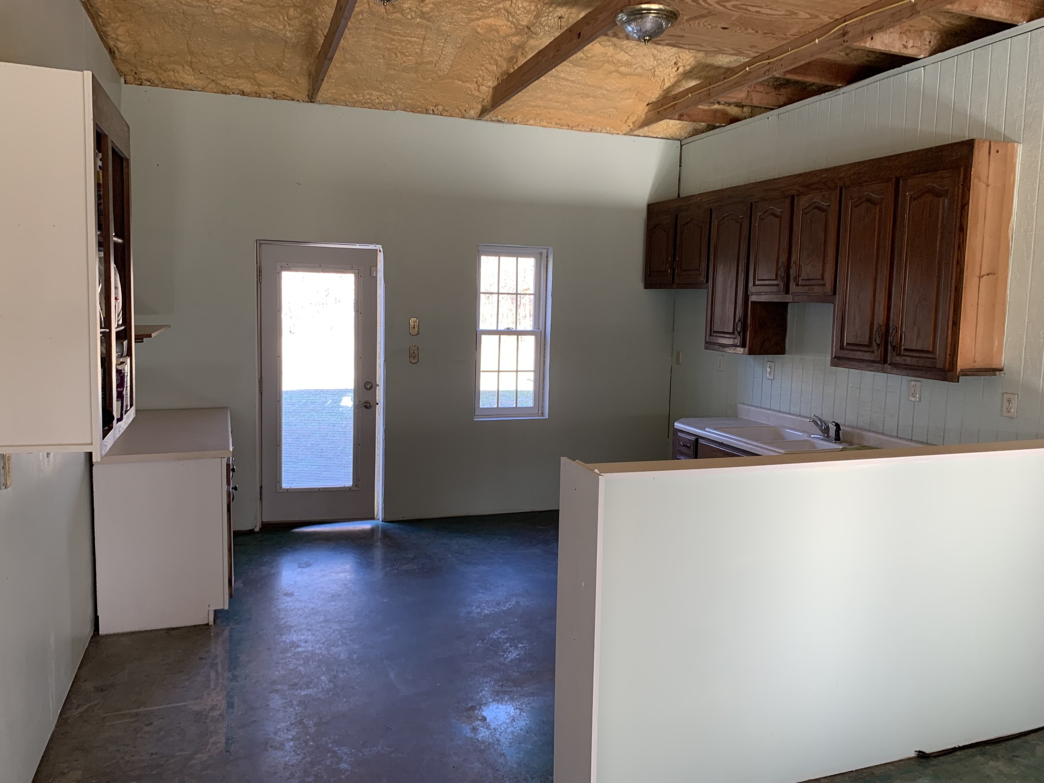581 Nim Road Red Boiling Springs, TN 37150 - Photo 8 of 26 a view of kitchen with furniture and wooden floor
