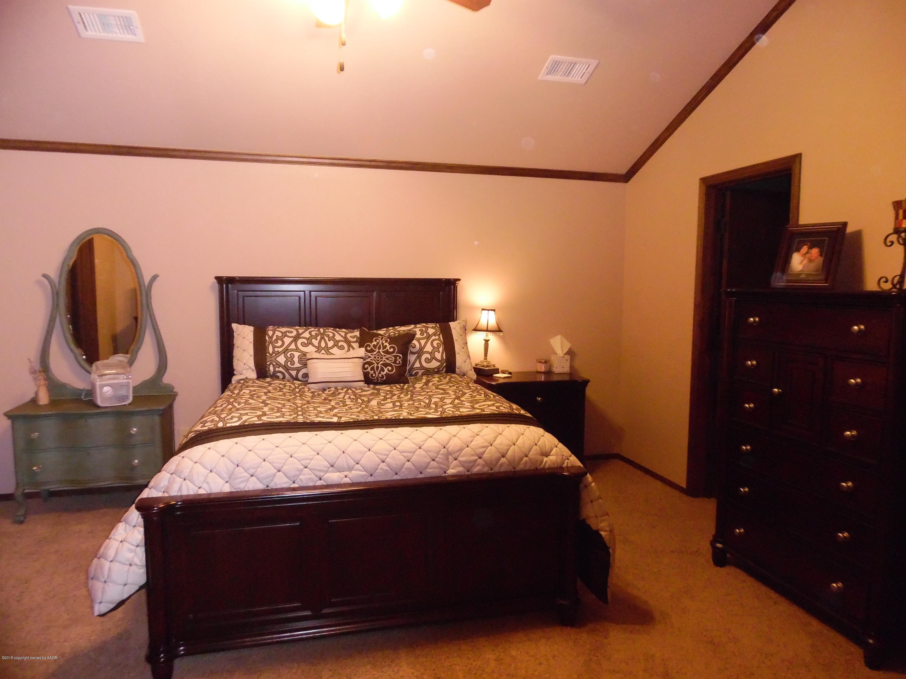 4207 Scotswood Drive Amarillo, TX 79110 - Photo 11 of 21 Master Bedroom with Vaulted Ceiling