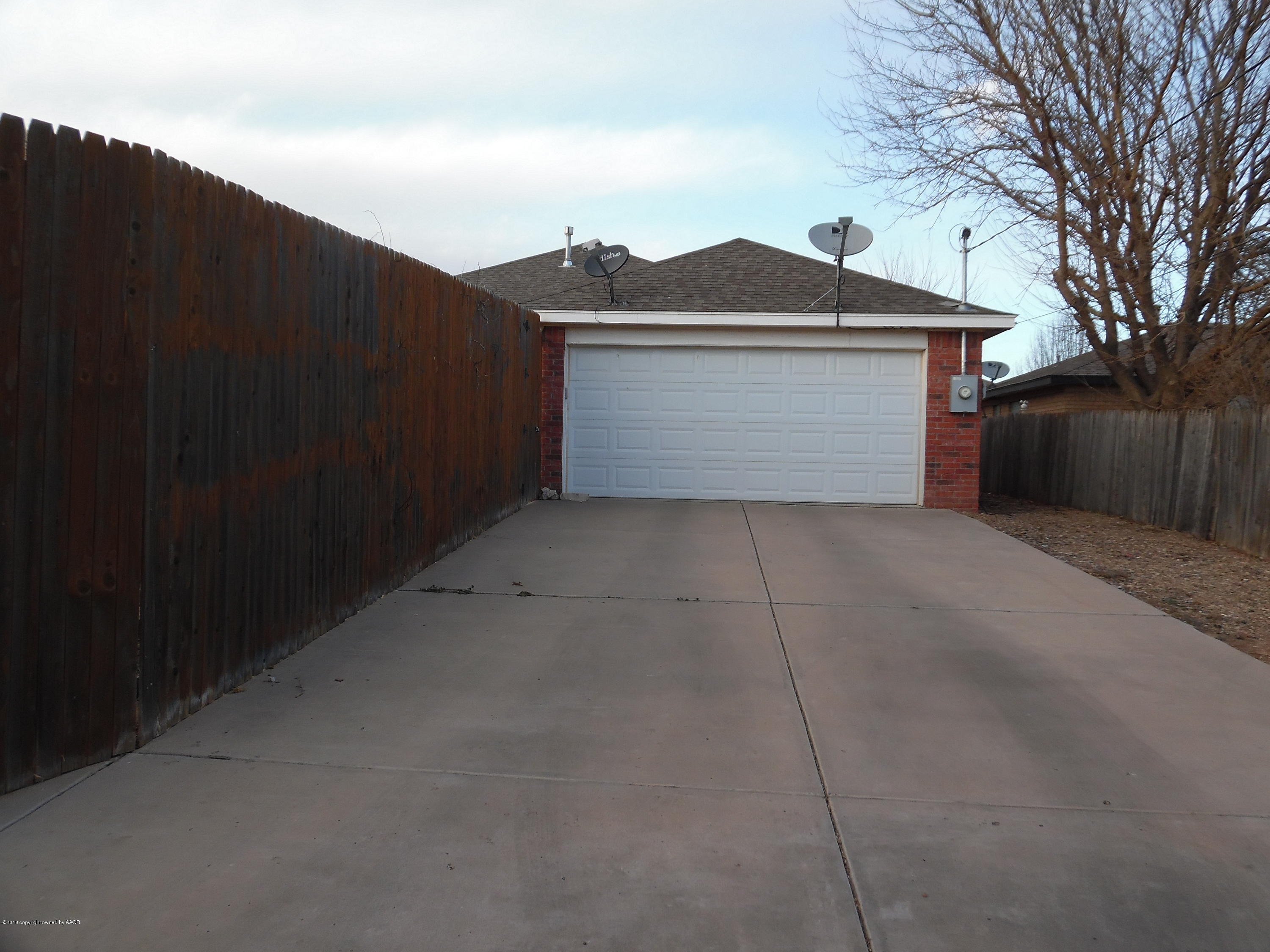 4207 Scotswood Drive Amarillo, TX 79110 - Photo 20 of 21 Garage