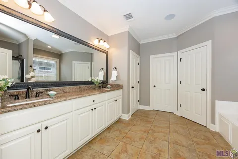 $428,500 | 9797 Market W Drive, Baton Rouge, LA 70810