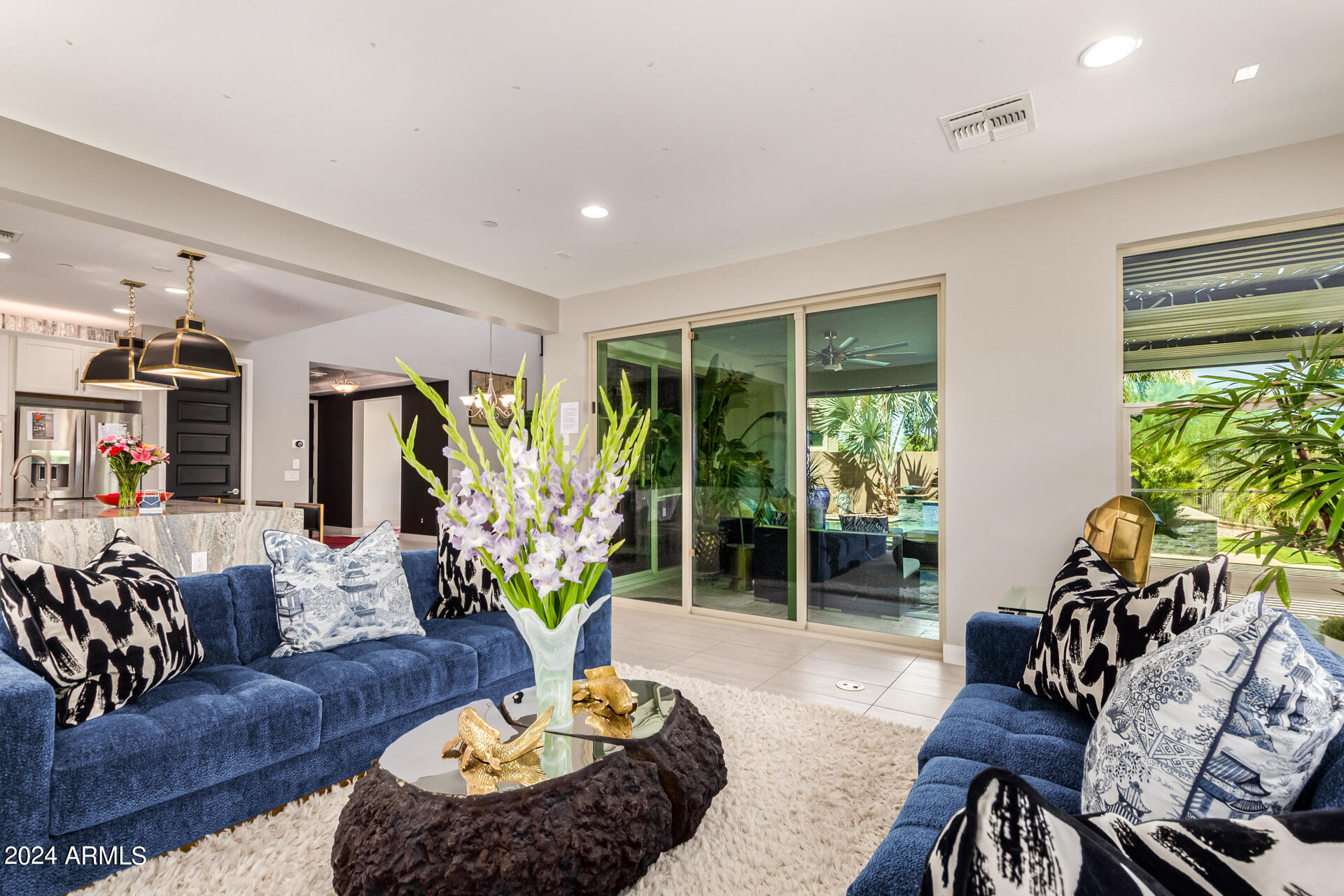 12146 West Peak View Road Peoria, AZ 85383 - Photo 13 of 71 13 - Peak View